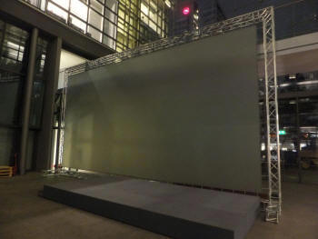 Freistehende 4-Punkt Traverse Leinwand Ultra Bright 2.5 Gain